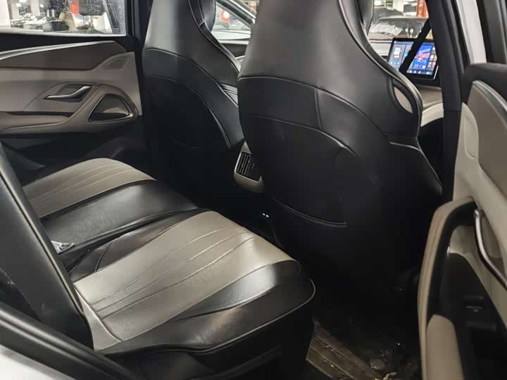 Photo 9 - BYD Song Pro Hybrid