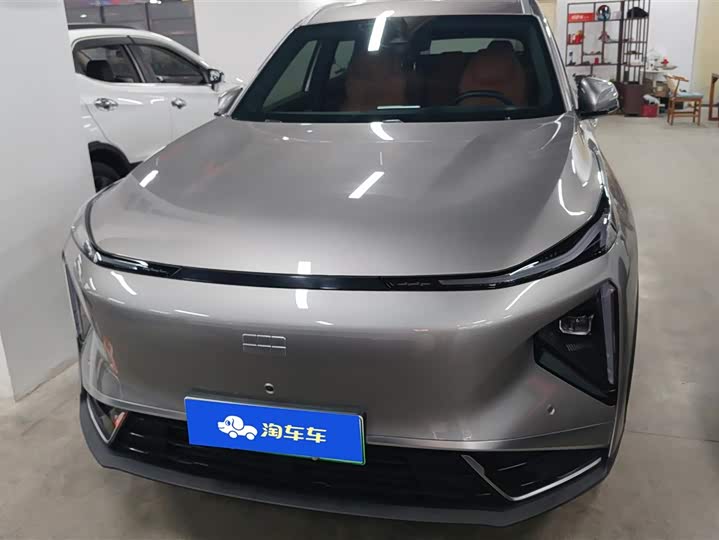 Photo 2 - Geely Galaxy L7