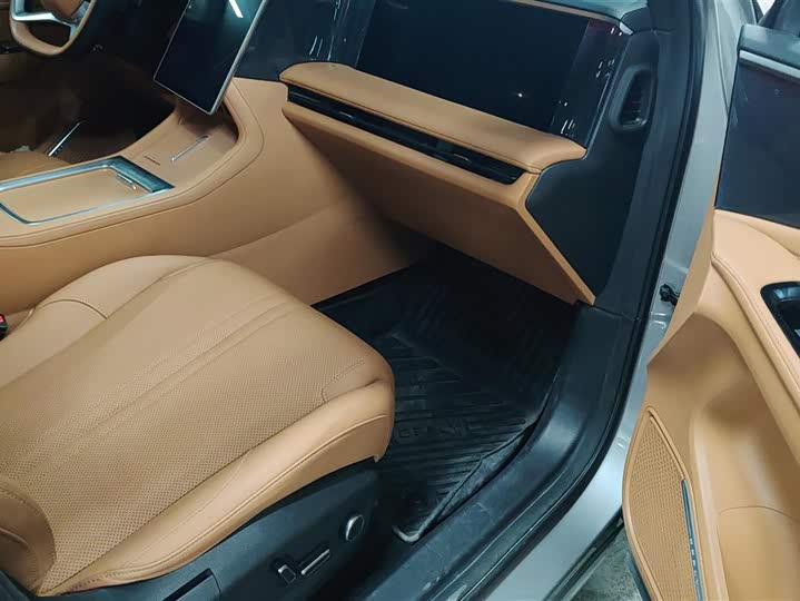 Photo 8 - Geely Galaxy L7