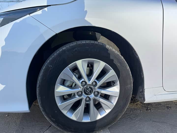 Photo 5 - Toyota Corolla