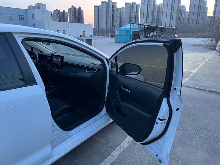 Photo 8 - Toyota Corolla