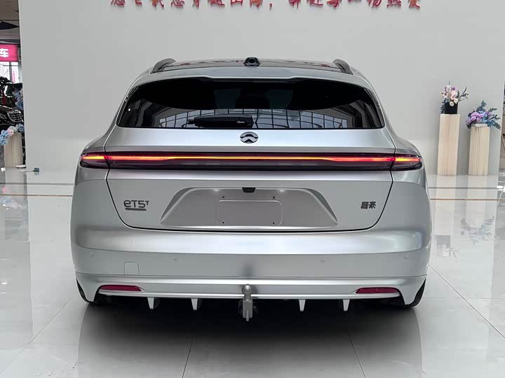 Photo 7 - Nio ET5T