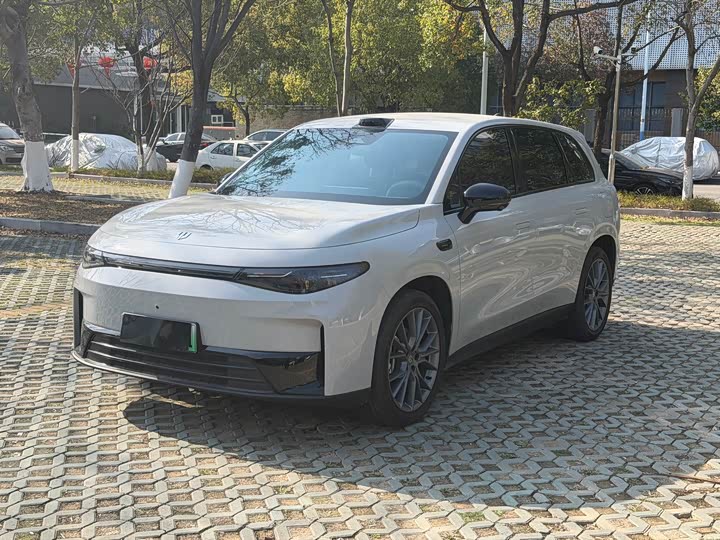 Фото 1 - Leapmotor C10