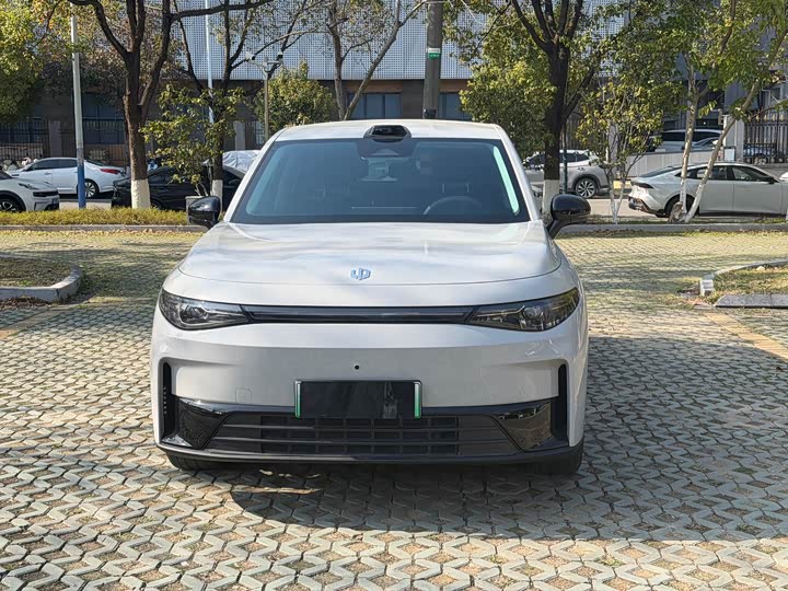 Фото 2 - Leapmotor C10