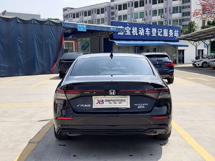 Photo 5 - Honda Accord