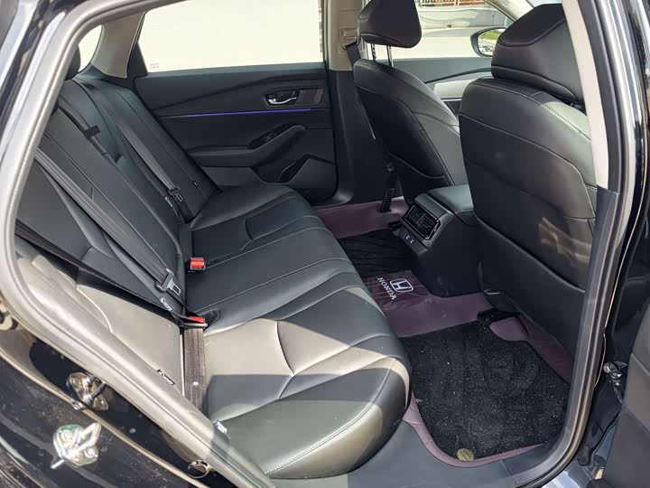 Photo 9 - Honda Accord