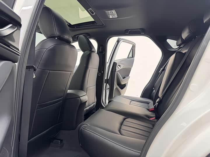 Photo 9 - Mazda CX-4