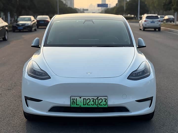 Photo 2 - Tesla Model Y