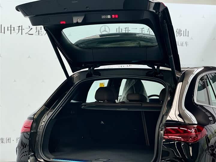 Photo 3 - Mercedes-Benz EQE SUV