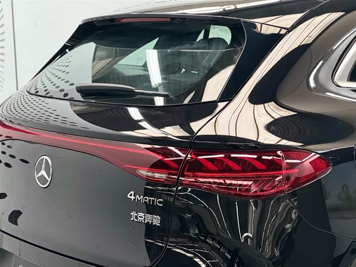 Photo 6 - Mercedes-Benz EQE SUV