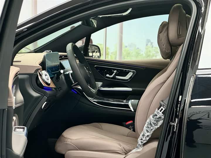 Photo 7 - Mercedes-Benz EQE SUV