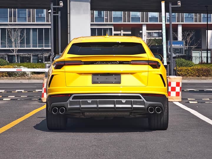 Фото 5 - Lamborghini Urus