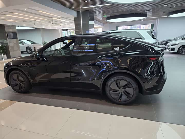 Фото 4 - Tesla Model Y