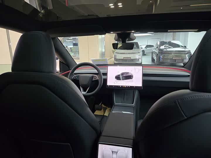 Фото 8 - Tesla Model Y