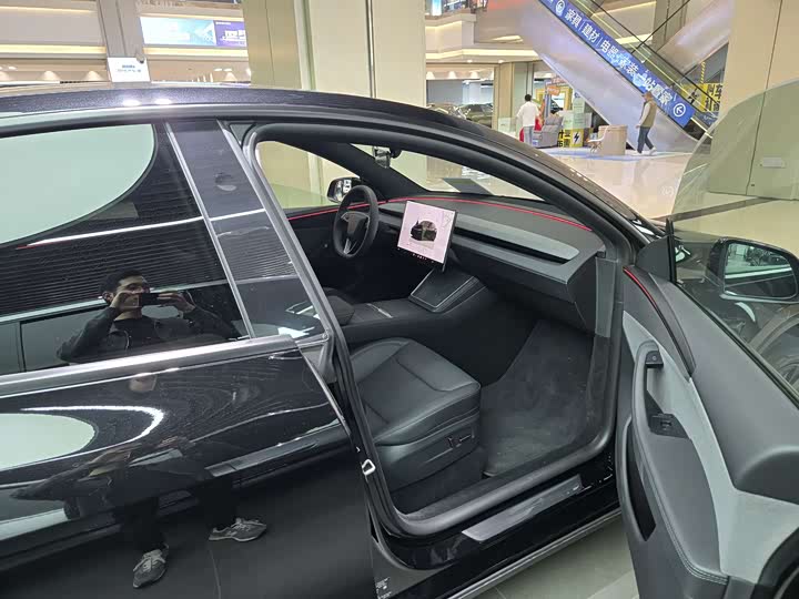 Фото 9 - Tesla Model Y