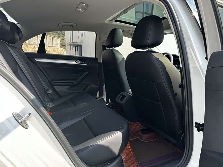 Фото 8 - Volkswagen Lamando L