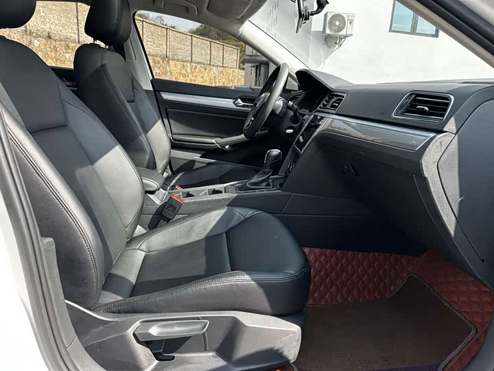 Фото 9 - Volkswagen Lamando L