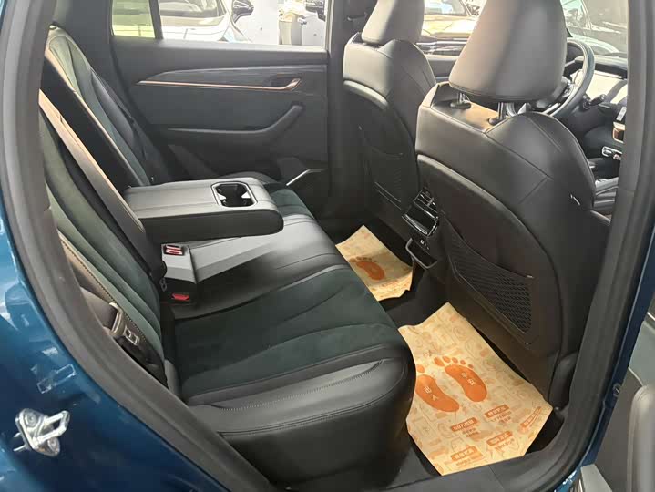 Фото 5 - Geely Monjaro