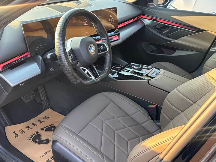 Фото 3 - BMW 5 Series