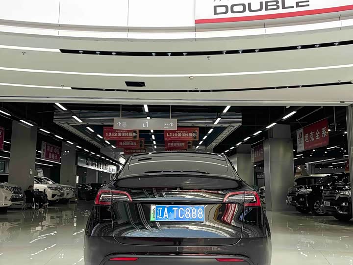 Photo 7 - Tesla Model Y