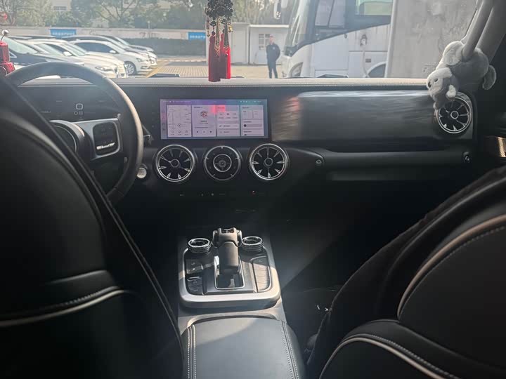 Фото 8 - Tank 300