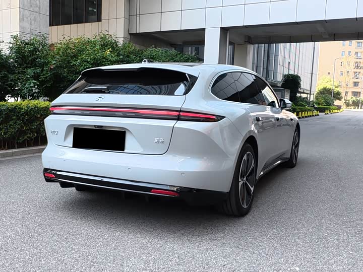 Фото 5 - Nio ET5T