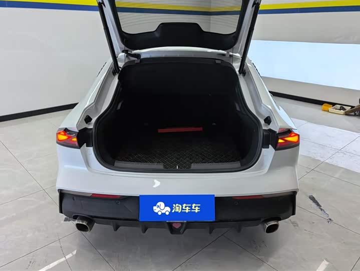 Фото 4 - Changan UNI-V