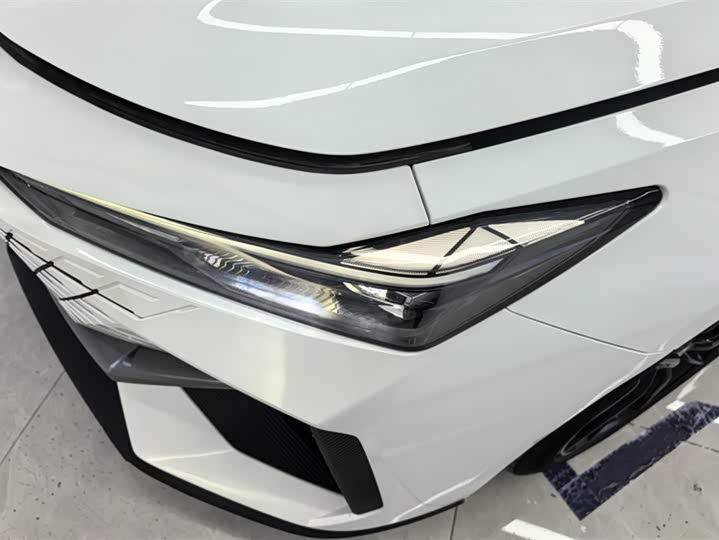 Фото 5 - Changan UNI-V