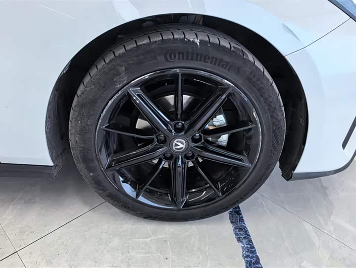 Фото 6 - Changan UNI-V