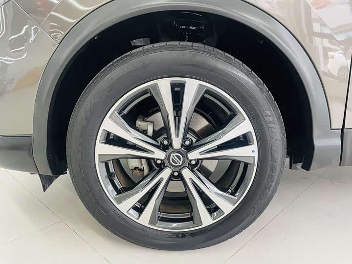 Фото 3 - Nissan Qashqai