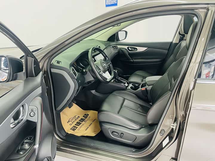 Фото 4 - Nissan Qashqai