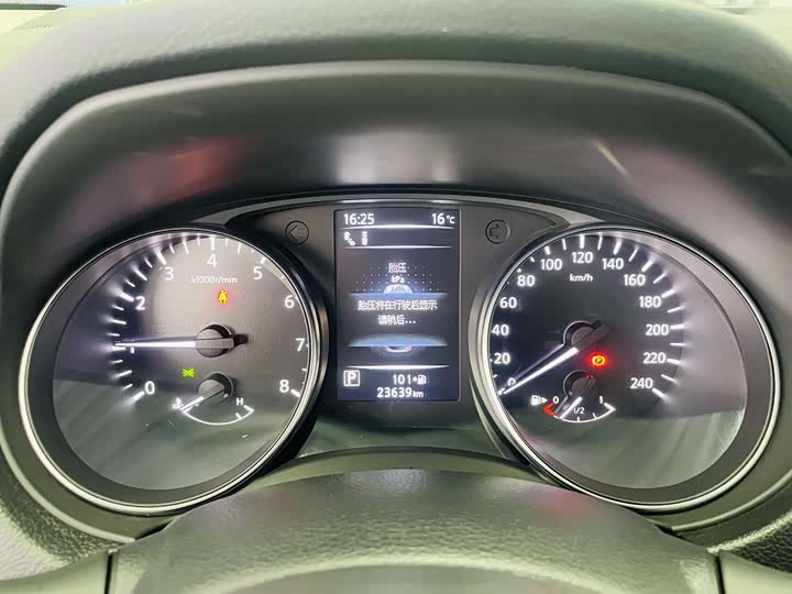 Фото 8 - Nissan Qashqai