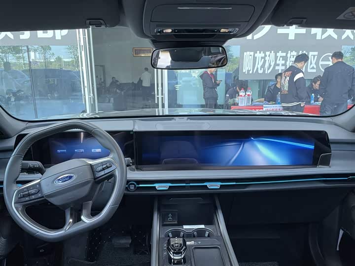 Фото 8 - Ford Edge