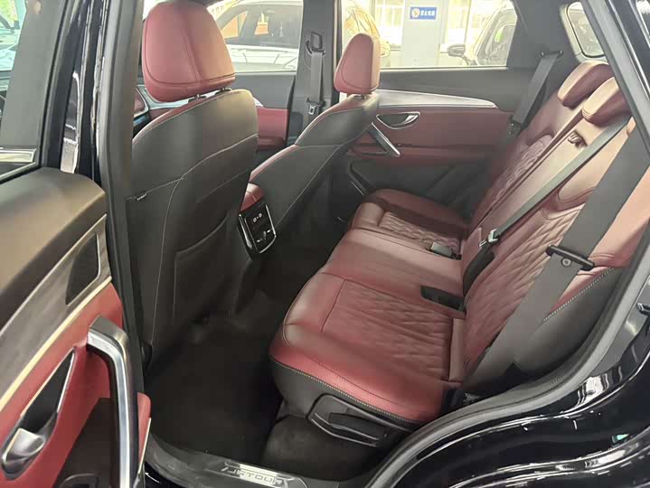 Photo 9 - Jetour X70 Plus