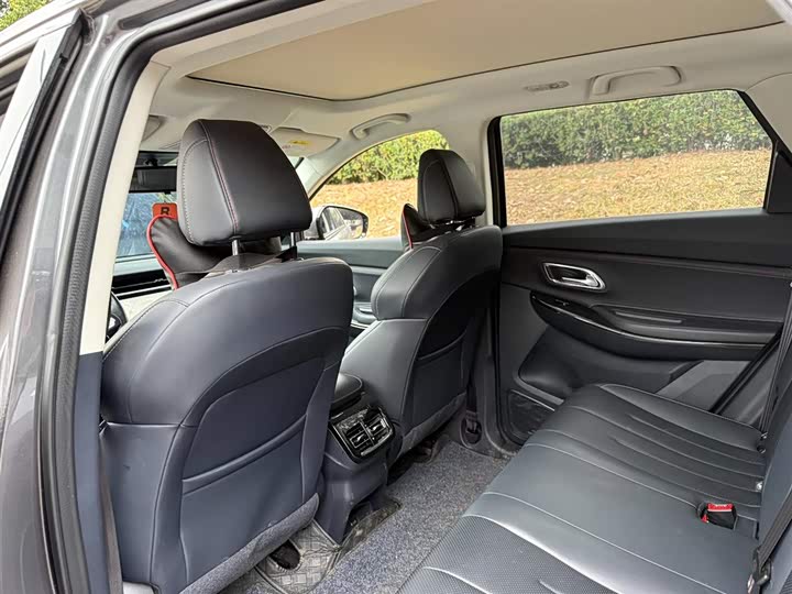 Фото 9 - Changan Oshan X7