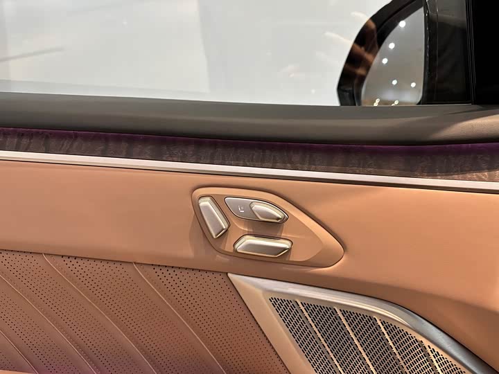 Фото 8 - Nio Onvo L90