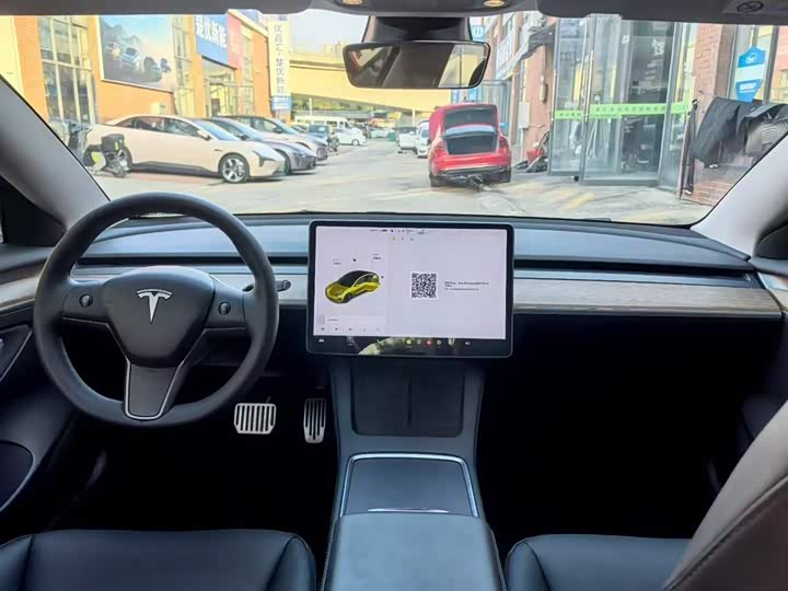 Фото 6 - Tesla Model 3