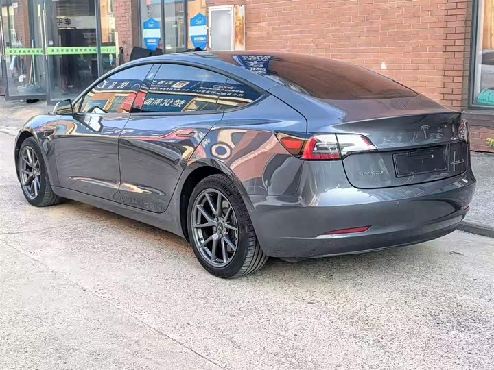 Фото 7 - Tesla Model 3