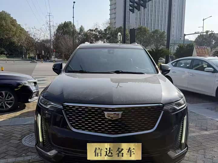 Фото 1 - Cadillac XT6