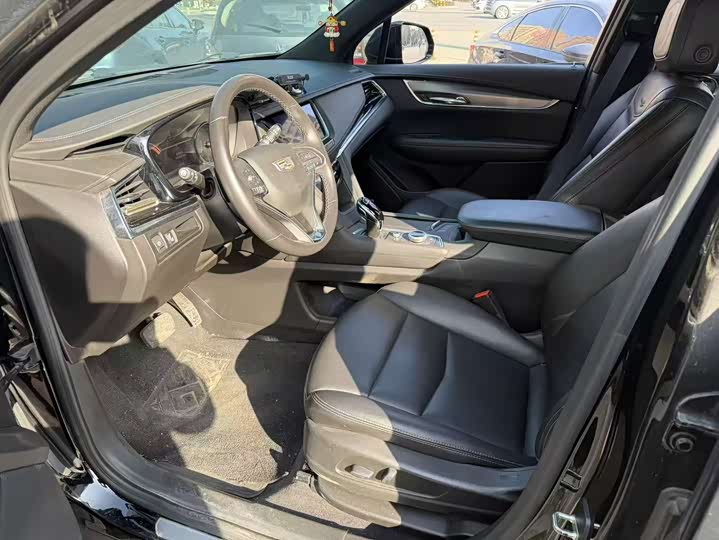 Фото 4 - Cadillac XT6