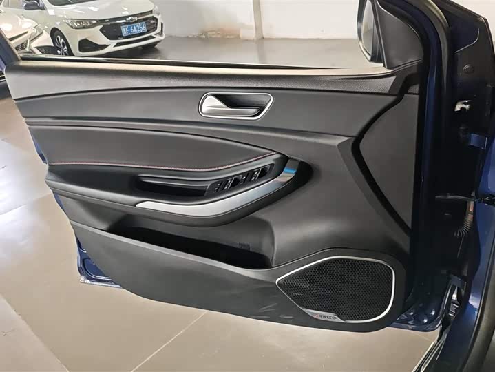 Фото 7 - Chery Omoda S5 (Arrizo 5 Plus)