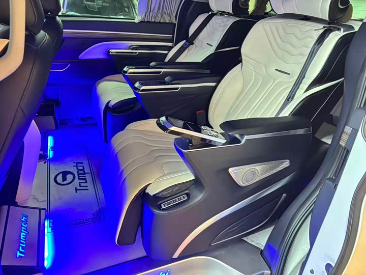 Photo 5 - GAC Trumpchi M8