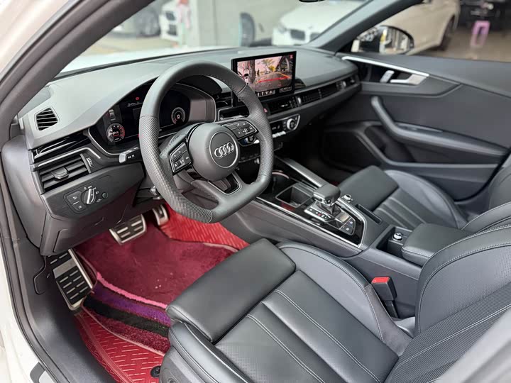 Фото 4 - Audi A4L