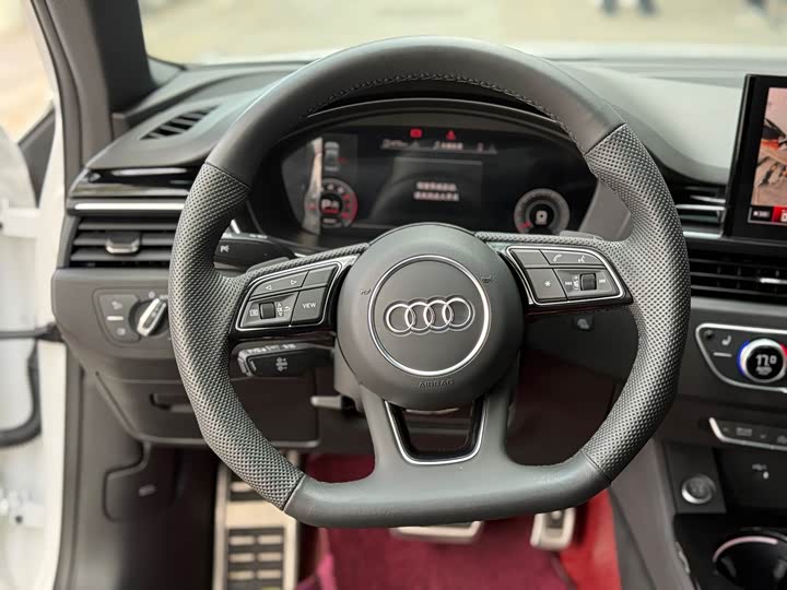 Фото 9 - Audi A4L