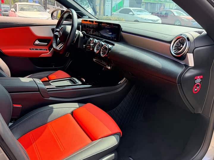 Фото 6 - Mercedes-Benz CLA-Class AMG