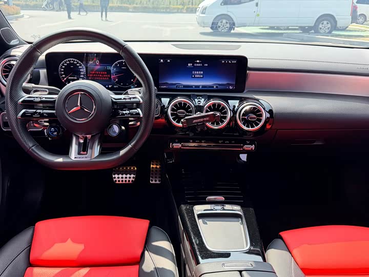 Фото 7 - Mercedes-Benz CLA-Class AMG