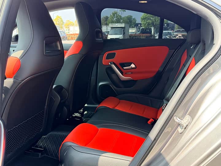 Фото 8 - Mercedes-Benz CLA-Class AMG