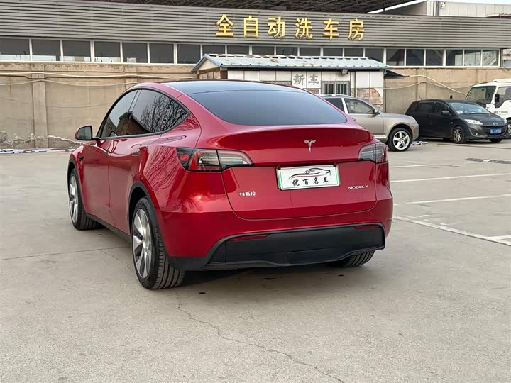 Photo 4 - Tesla Model Y