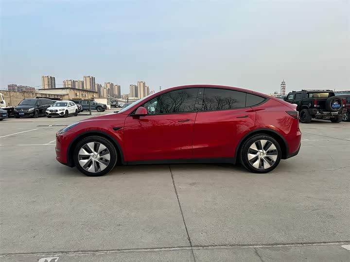 Photo 7 - Tesla Model Y