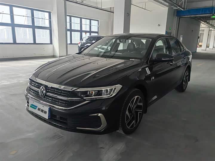 Фото 1 - Volkswagen Sagitar L